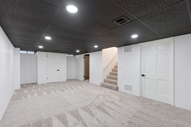 251 N Post Oak Road, Wichita, KS 67206