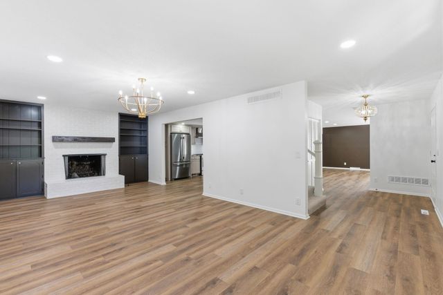 251 N Post Oak Road, Wichita, KS 67206