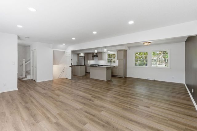 251 N Post Oak Road, Wichita, KS 67206