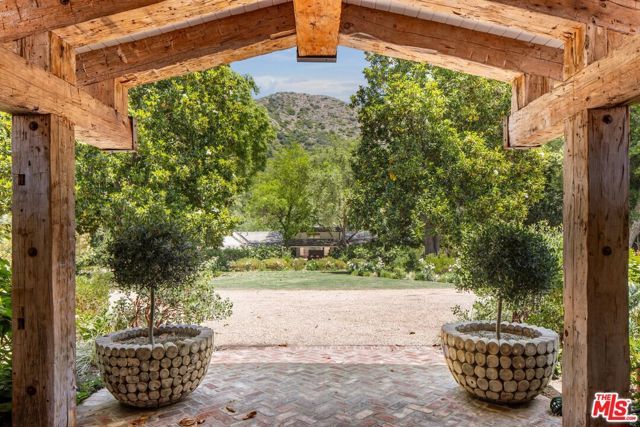 3099 Mandeville Canyon Road, Los Angeles, CA 90049