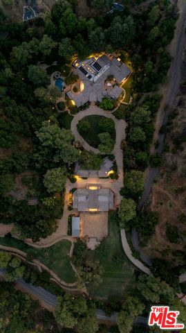 3099 Mandeville Canyon Road, Los Angeles, CA 90049