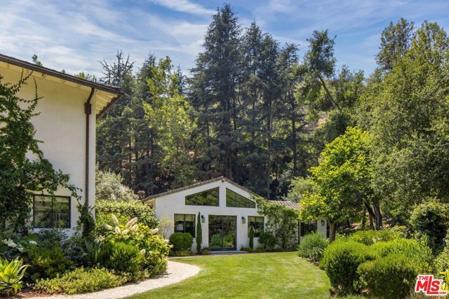 3099 Mandeville Canyon Road, Los Angeles, CA 90049