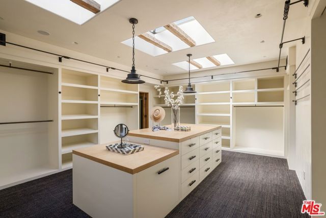 3099 Mandeville Canyon Road, Los Angeles, CA 90049