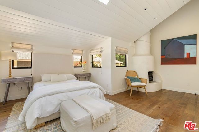 3099 Mandeville Canyon Road, Los Angeles, CA 90049