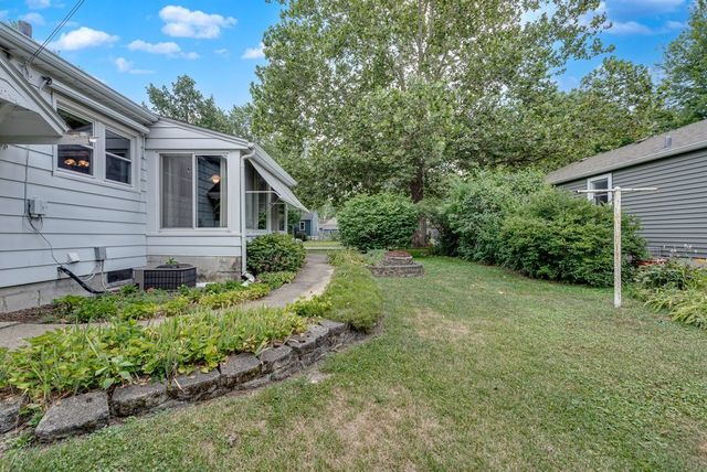 99 Park Street, Oswego, IL 60543