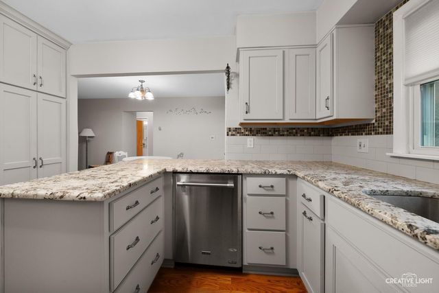 99 Park Street, Oswego, IL 60543