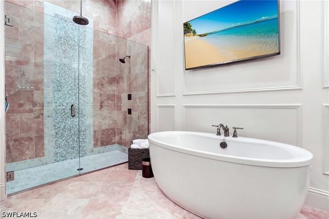 595 Regatta RD, Naples, FL 34103