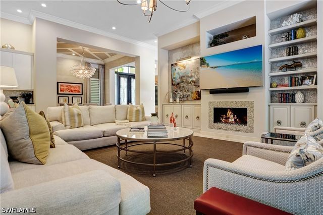 595 Regatta RD, Naples, FL 34103