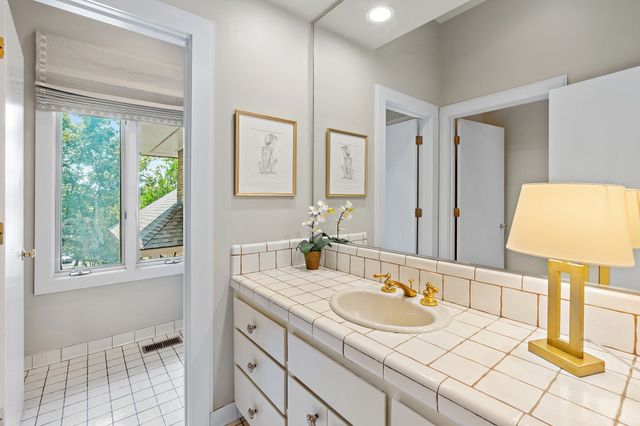 5543 Stanford Dr, Nashville, TN 37215
