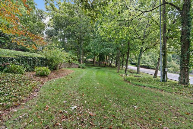 5543 Stanford Dr, Nashville, TN 37215