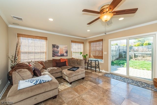 257 Eyland Ave, Roxbury Twp., NJ 07876