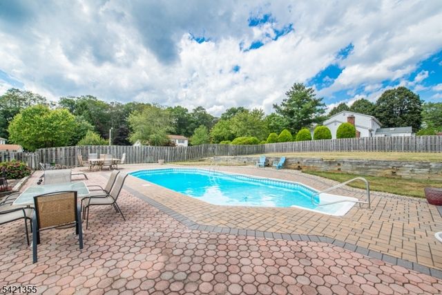 257 Eyland Ave, Roxbury Twp., NJ 07876