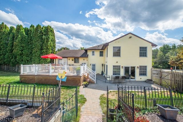 257 Eyland Ave, Roxbury Twp., NJ 07876