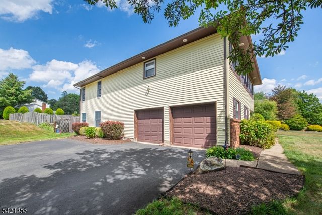 257 Eyland Ave, Roxbury Twp., NJ 07876