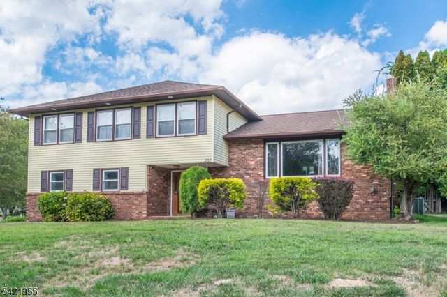 257 Eyland Ave, Roxbury Twp., NJ 07876