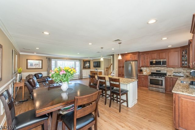 257 Eyland Ave, Roxbury Twp., NJ 07876