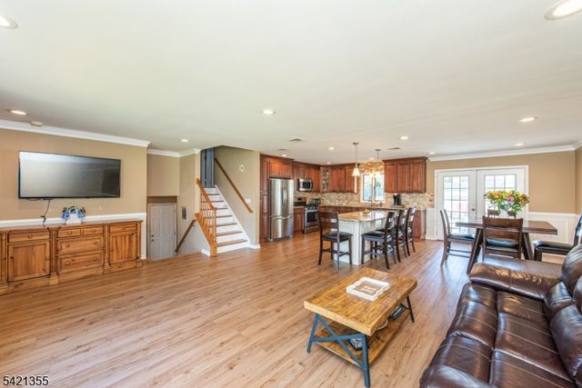 257 Eyland Ave, Roxbury Twp., NJ 07876