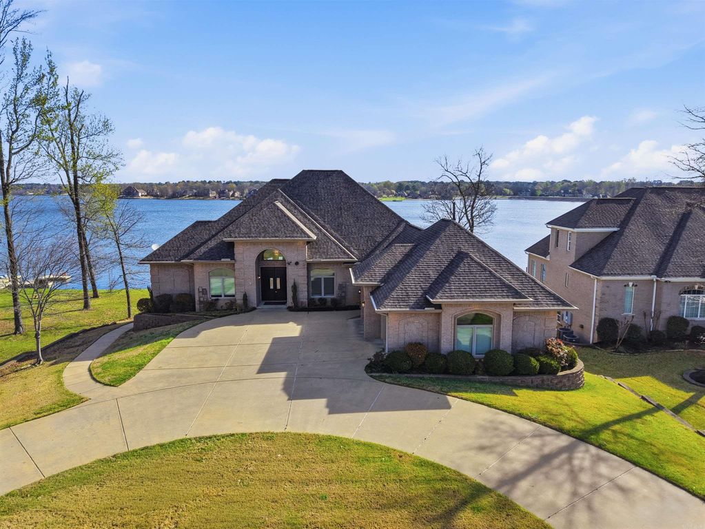 5918 Riviera Dr, Benton, AR 72019