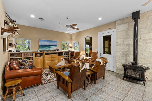 241 AMMANN RD, Boerne, TX 78015