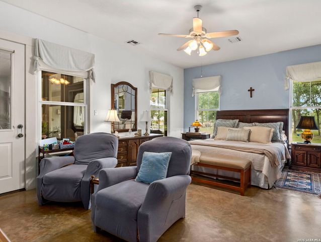 241 AMMANN RD, Boerne, TX 78015