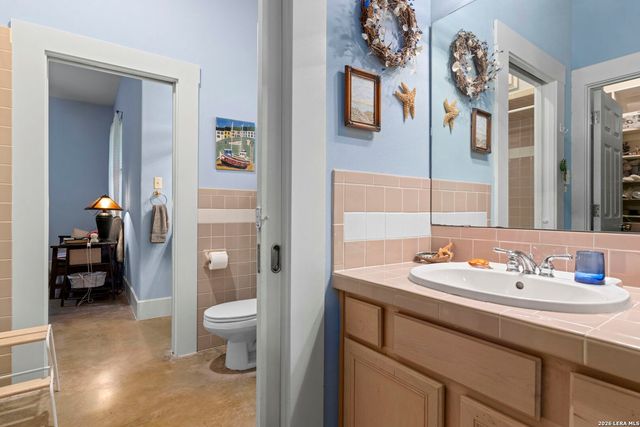 241 AMMANN RD, Boerne, TX 78015