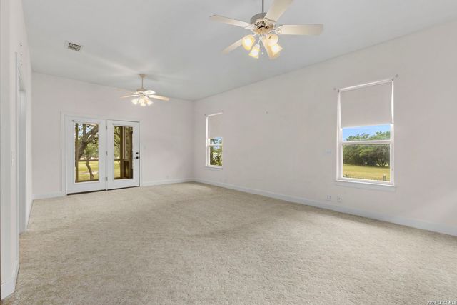 241 AMMANN RD, Boerne, TX 78015