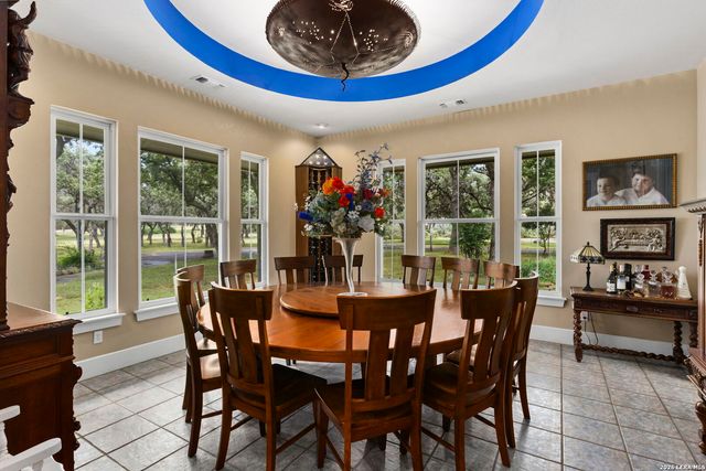 241 AMMANN RD, Boerne, TX 78015
