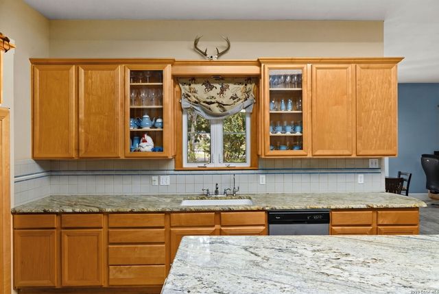 241 AMMANN RD, Boerne, TX 78015