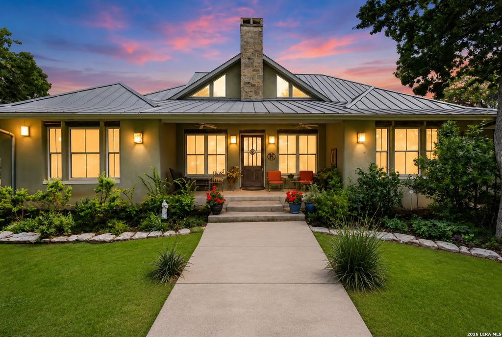 241 AMMANN RD, Boerne, TX 78015