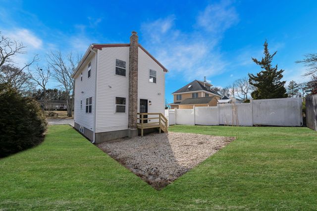 54 Ocean Avenue, Hampton Bays, NY 11946