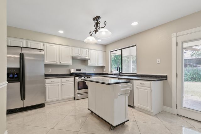 1912 Buckeye Drive, Flower Mound, TX 75028