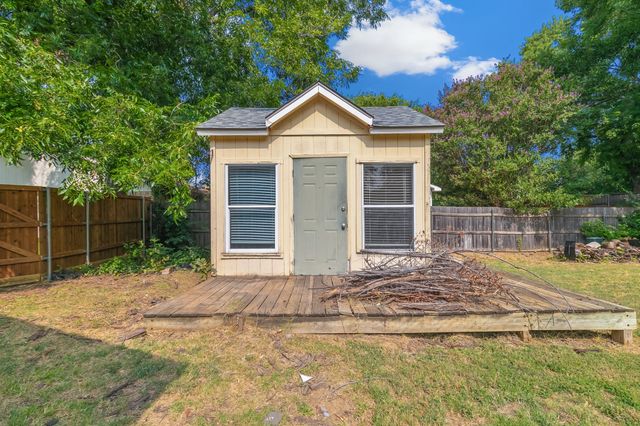 1912 Buckeye Drive, Flower Mound, TX 75028