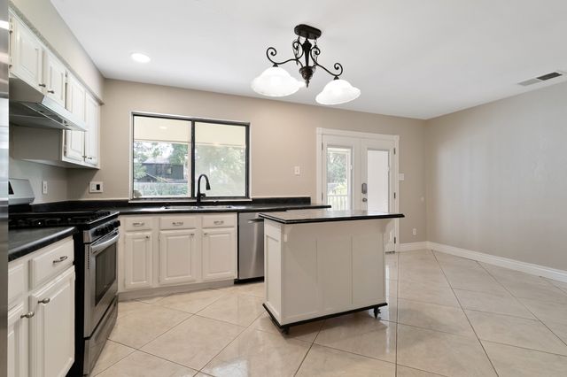 1912 Buckeye Drive, Flower Mound, TX 75028