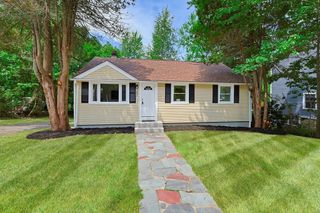 1435 Washington St, Braintree, MA 02184