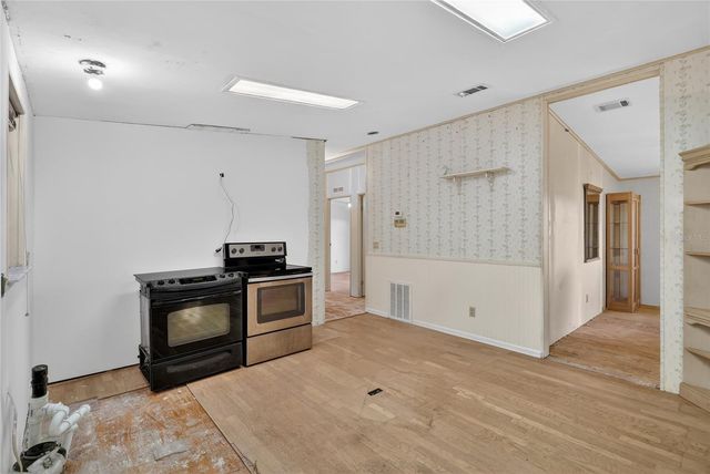 1033 OAK LANE, Lakeland, FL 33811