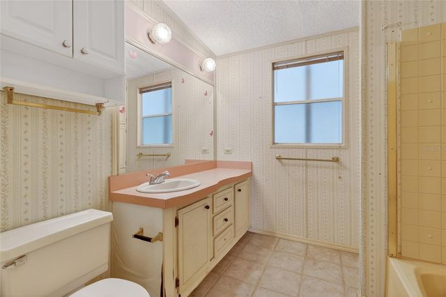 1033 OAK LANE, Lakeland, FL 33811