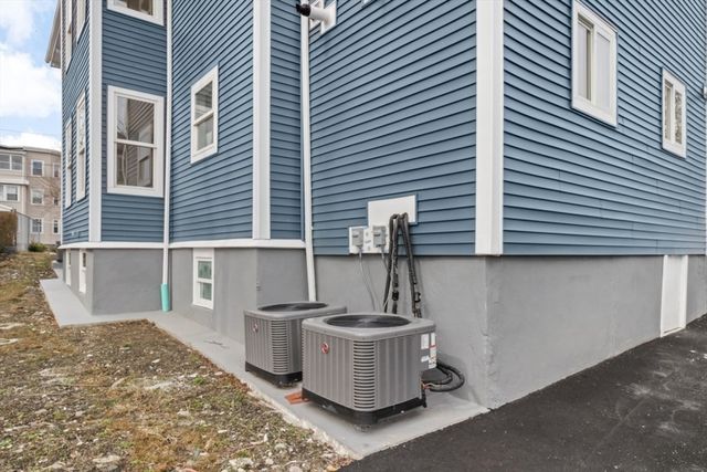 66-66R Stanley St, Boston, MA 02125