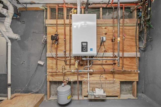 66-66R Stanley St, Boston, MA 02125