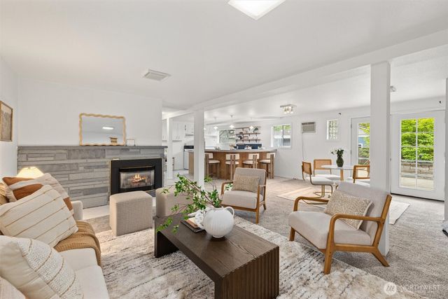 2001 NE 12th Street, Renton, WA 98056