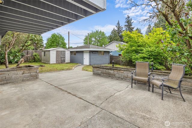 2001 NE 12th Street, Renton, WA 98056