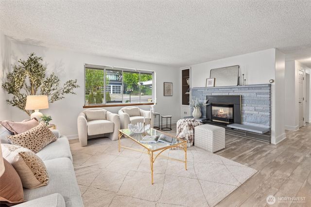 2001 NE 12th Street, Renton, WA 98056