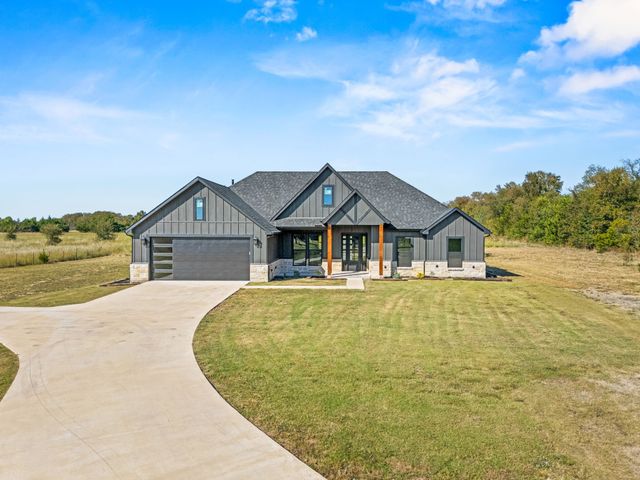 372 County Road 4300, Greenville, TX 75401