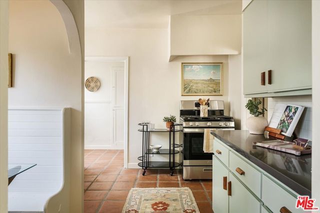 1961 Queensberry Road, Pasadena, CA 91104