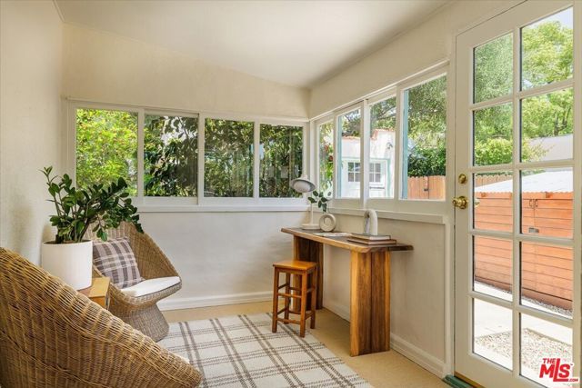 1961 Queensberry Road, Pasadena, CA 91104