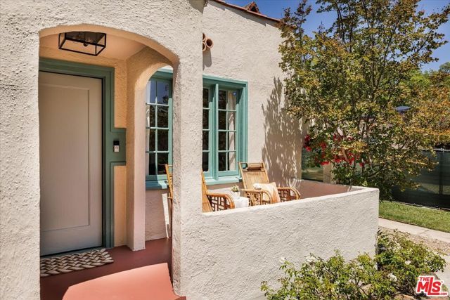 1961 Queensberry Road, Pasadena, CA 91104