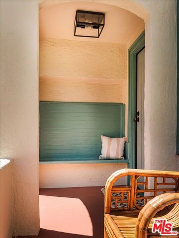1961 Queensberry Road, Pasadena, CA 91104