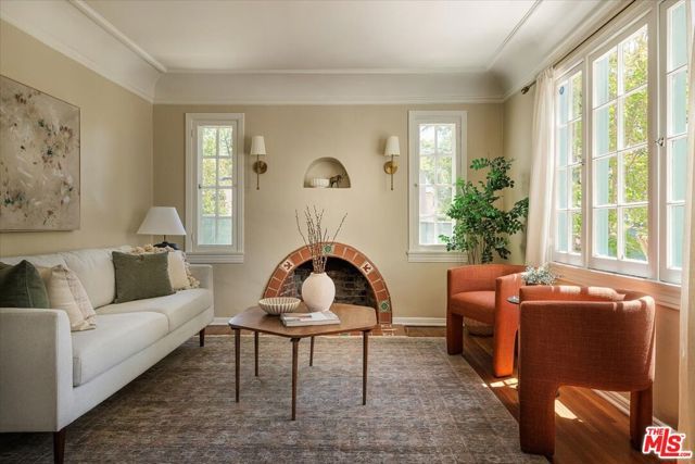 1961 Queensberry Road, Pasadena, CA 91104