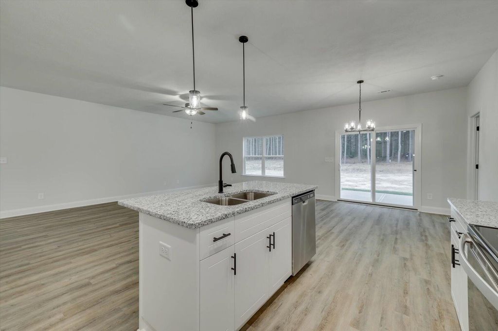 132 WILLOW OAK Circle