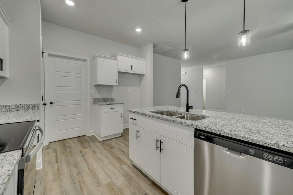 132 WILLOW OAK Circle