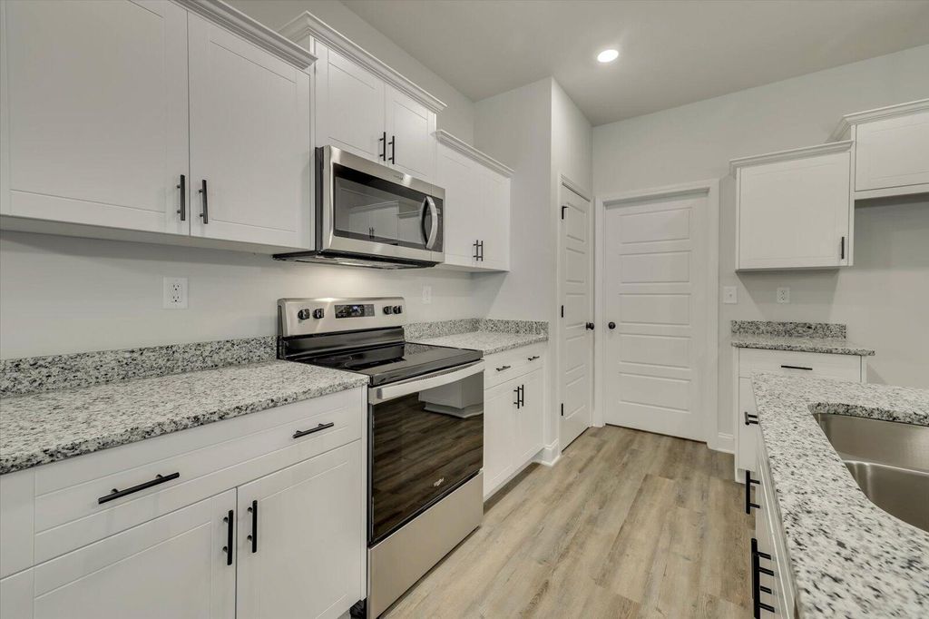 132 WILLOW OAK Circle